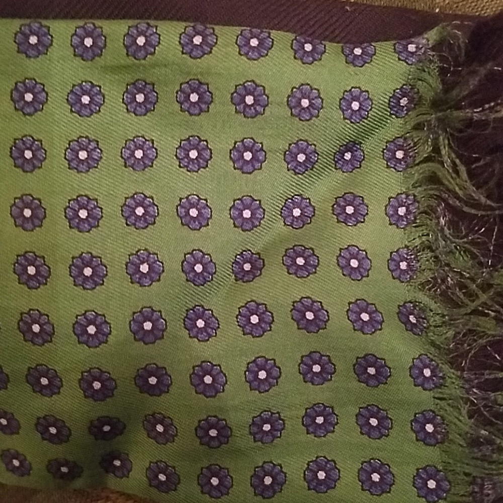 Scarves - Picture 8 of 8